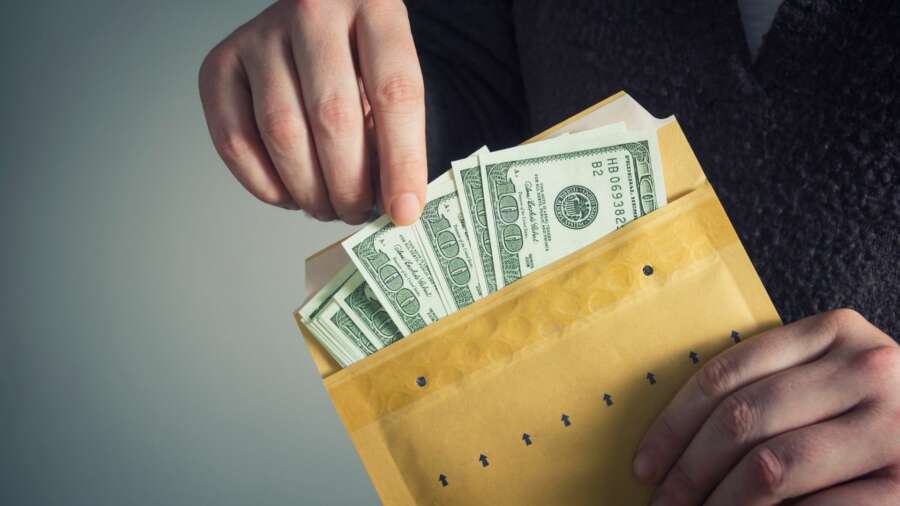 Spread the love with share incentives