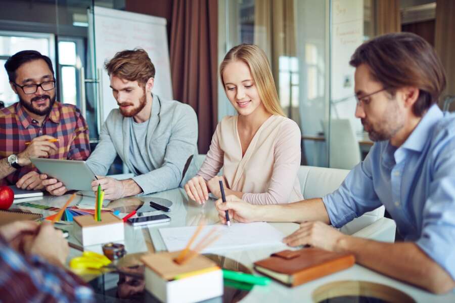 Support Your Staff Post-Pandemic With These 4 Points to Be a Leader, Not a Manager