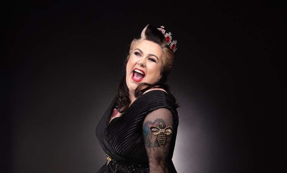 Top tips on how to become a Successful Woman from Dani Wallace Founder and Fearless Leader of the #IAMTHEQUEENBEE movement