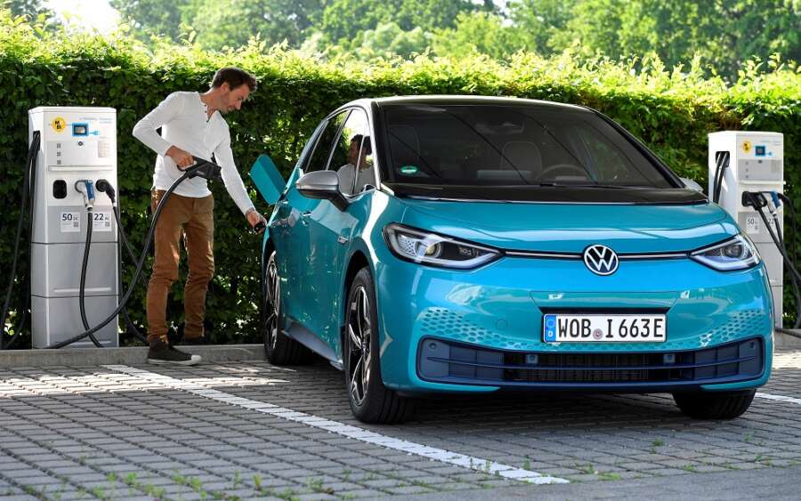 Volkswagen, BP could expand e-car charging alliance to other regions