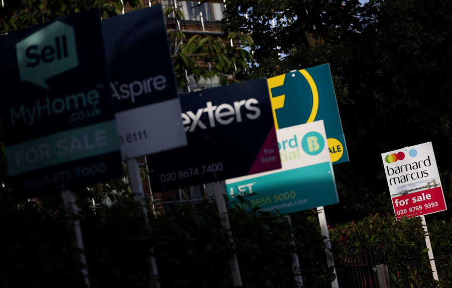 Analysis-Spasms in UK mortgage market spell pain for homeowners, economy