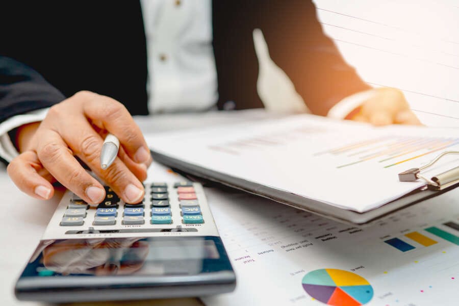 How to budget money on low income