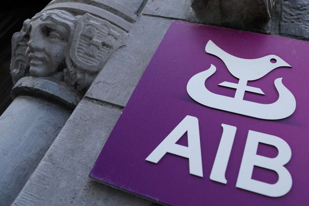 Ireland to sell 8% of its majority stake in AIB in one go
