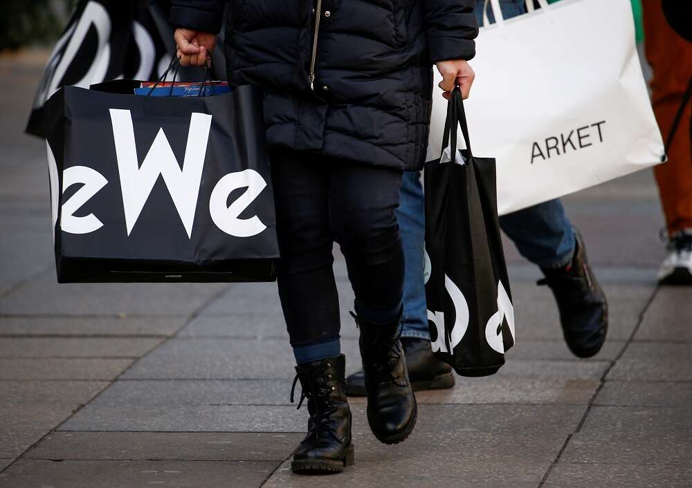 Inflation dampens festive spirit as German retail faces slump