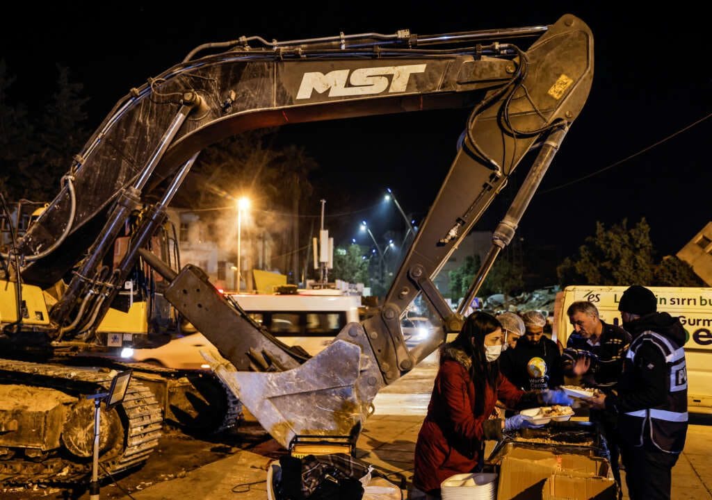 Turkey clears away rubble from earthquake, rescue efforts wind down