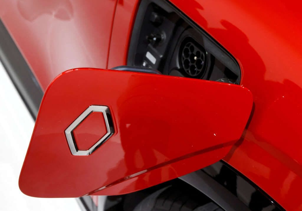 Renault revenues rise 30% in Q1 on higher sales and prices