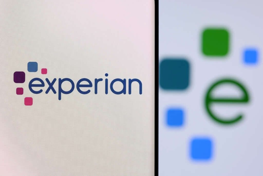 Experian sees annual revenue growth on steady demand