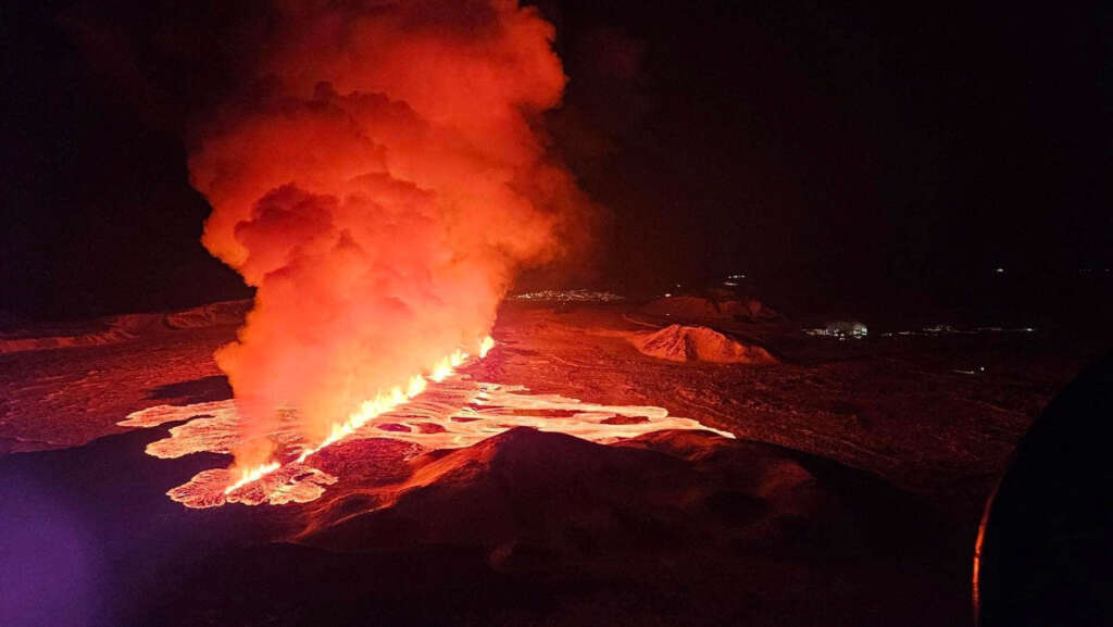Iceland volcano erupts again, molten rocks spew from fissures