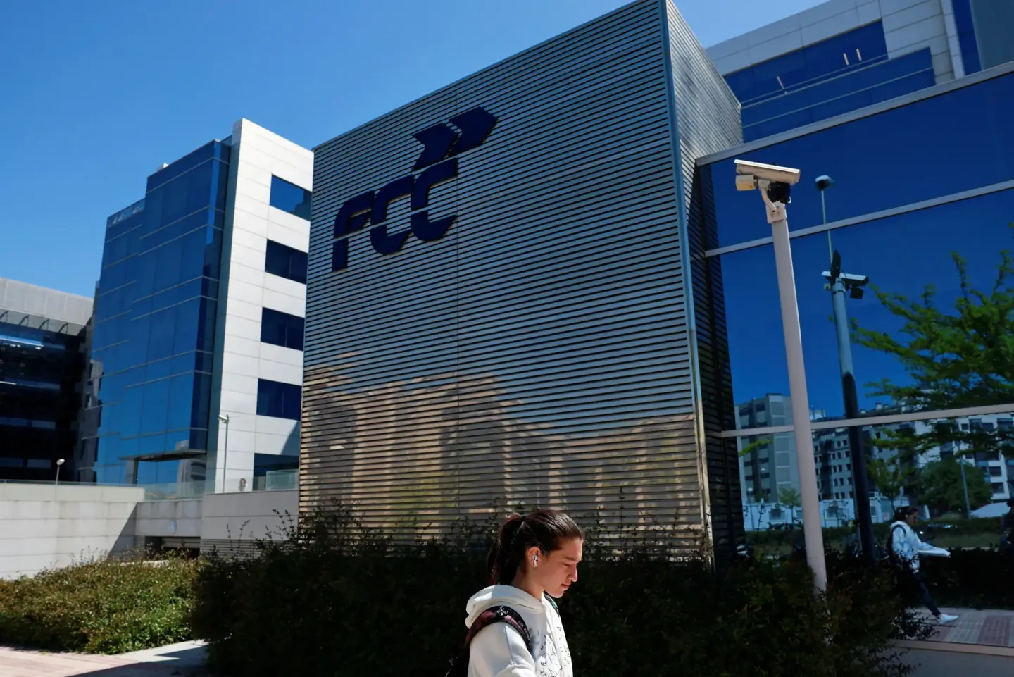 Carlos Slim’s FCC to spin off and list cement and real estate unit