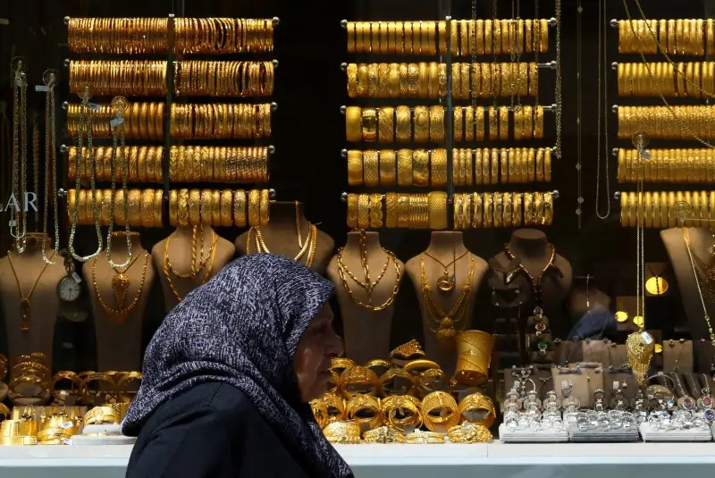 Turkish gold demand lifts Italian jewellery exports as leather goods suffer