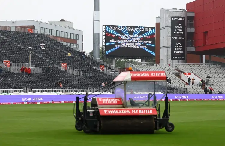 Cricket-Rain washes out England v Australia final T20 with series drawn