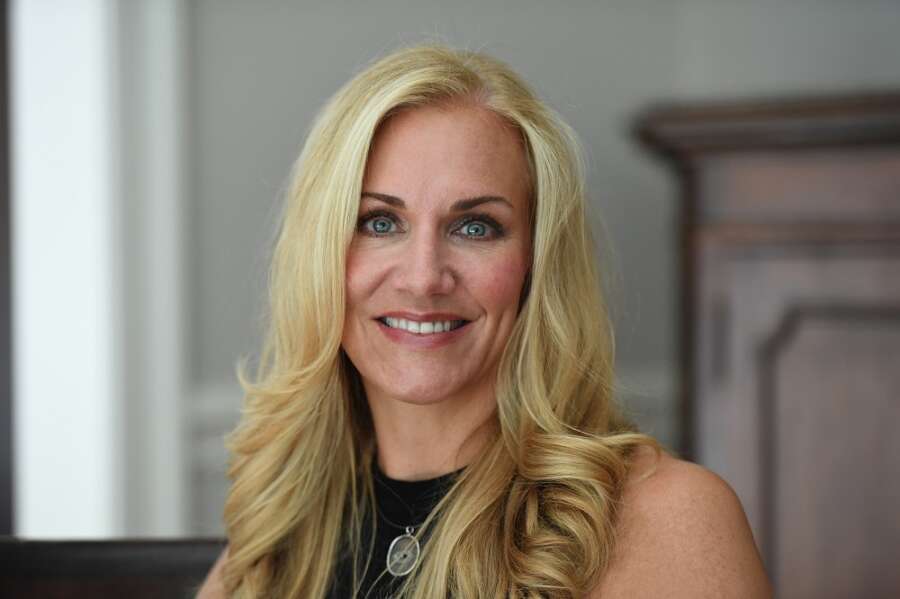 Julie Roehm on What It Means to Rise Above: An Example of Selfless Giving