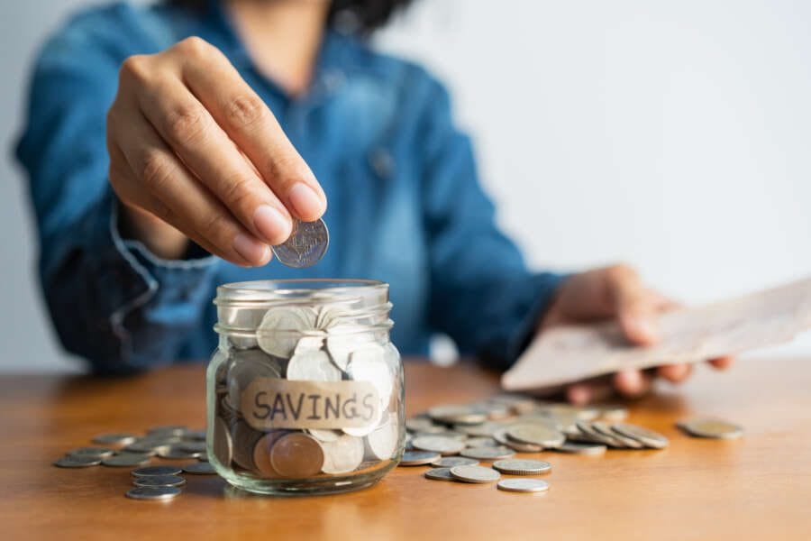 Savings deposits top £1 trillion