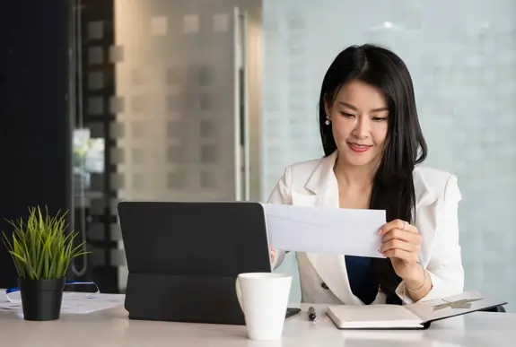 Social media Vs direct mail: adopting a holistic approach in the new era of marketing