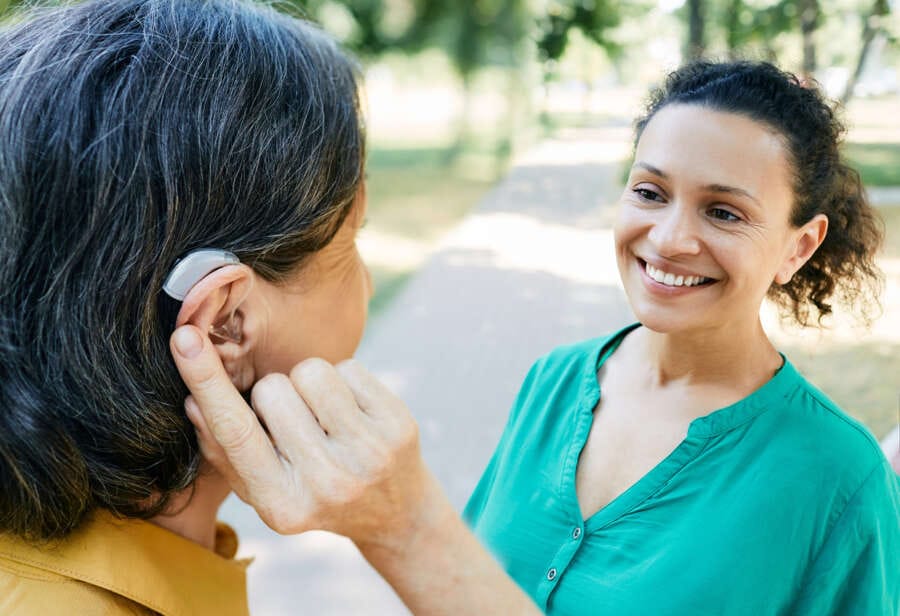 Oticon Provides Seasonal Top Tips for People with Hearing Loss