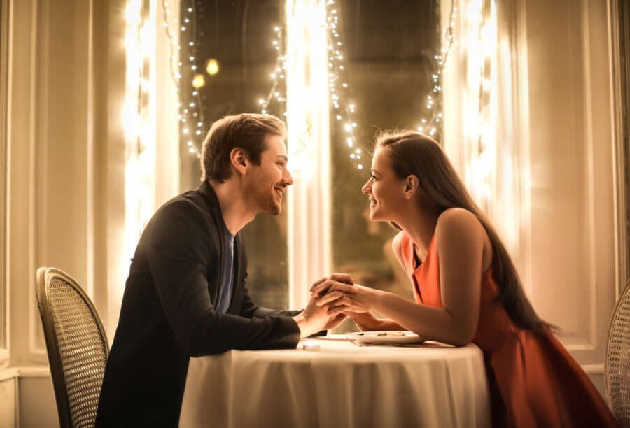 THE ETIQUETTE OF DATING AND DINING