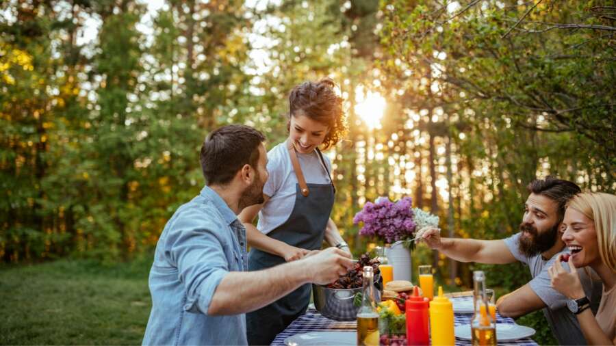 Re-fuelling the UK: Volkswagen Commercial Vehicles partners with FareShare to help feed the nation and reduce food waste