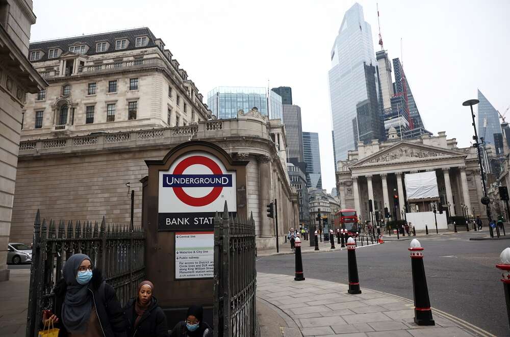 Bank of England raises rates in 8-1 vote