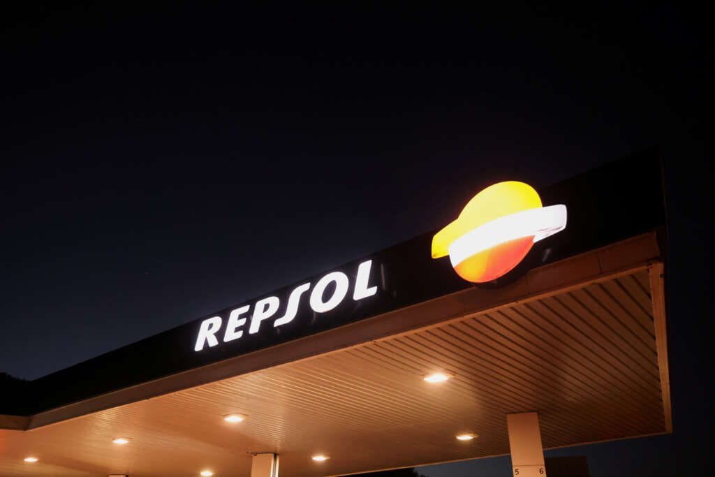 Exclusive-Repsol agrees to sell Alberta oil assets to CPPIB backed-Teine Energy -sources