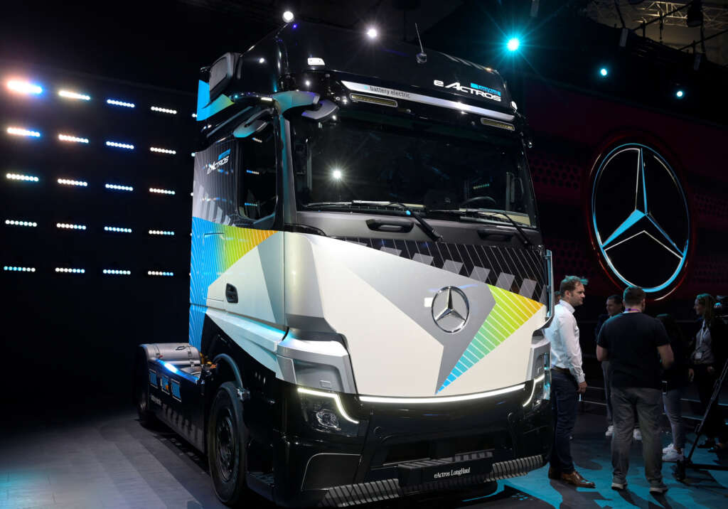 Daimler Truck sees higher returns as supply chains, demand improve