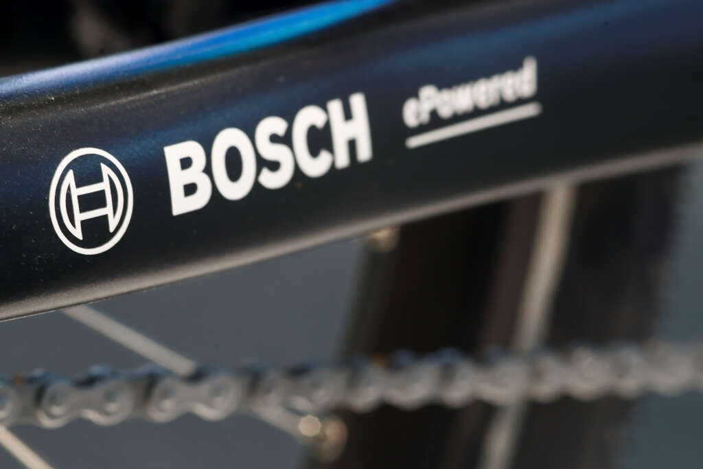 Bosch ups investment in hydrogen, begins fuel-cell power module production