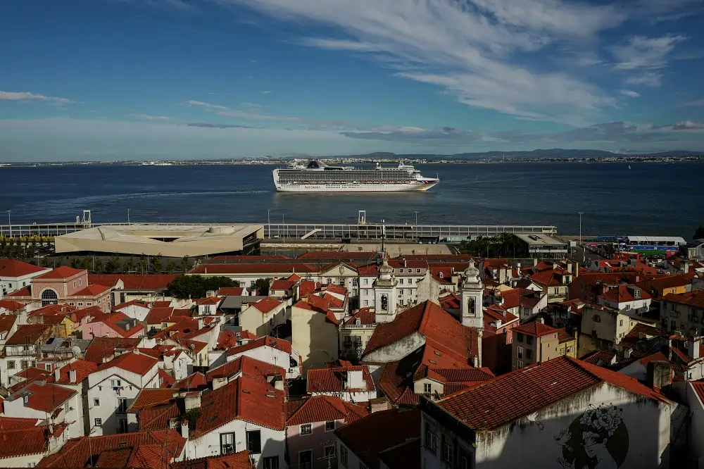 Bank of Portugal cuts growth forecast for this year and next