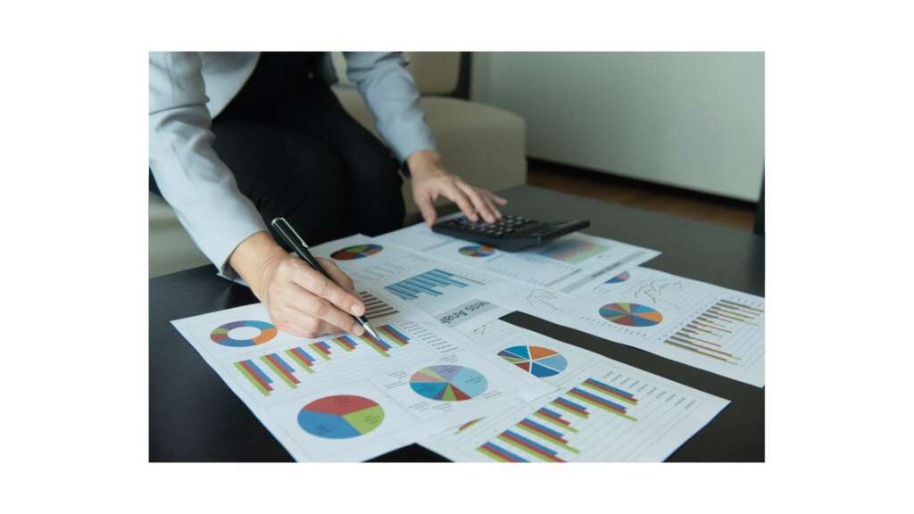What Does a Financial Analyst Do?