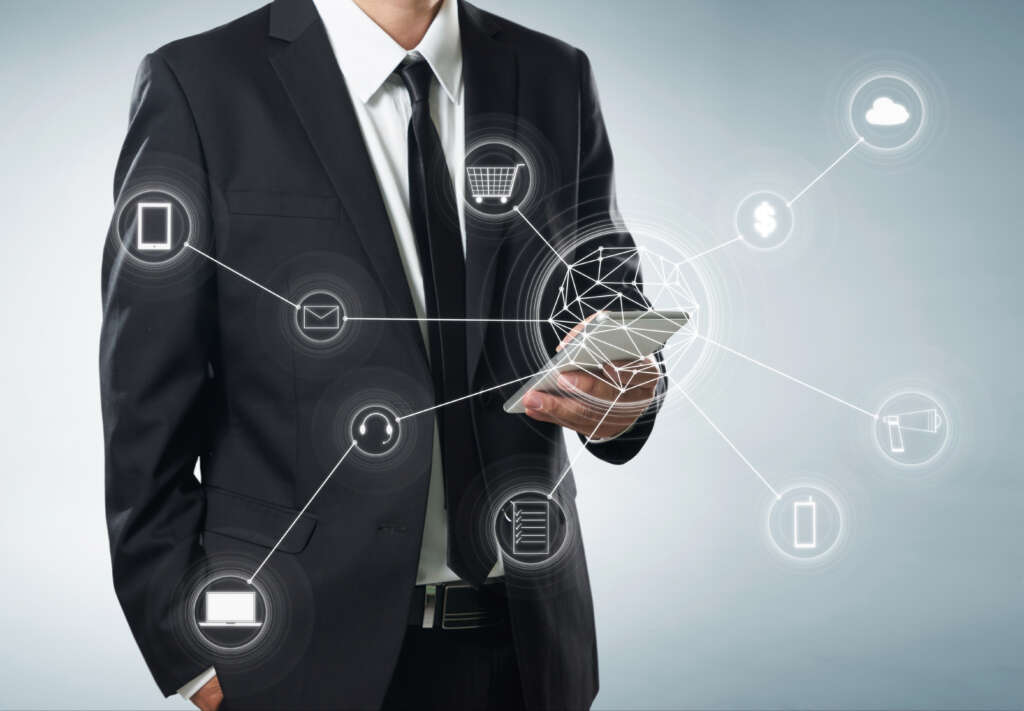 Implants, AI and the no-cash generation – will payments in 2030 be a dystopia or a utopia?