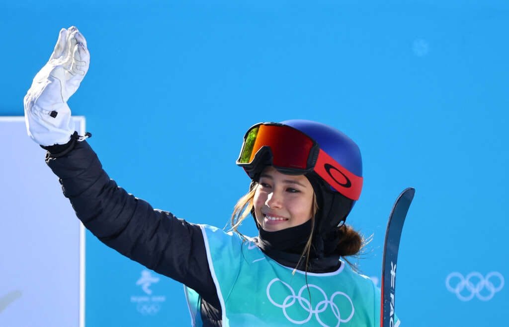 Olympics-Freestyle skiing-Gu lands Big Air gold, China moves to top of medals table
