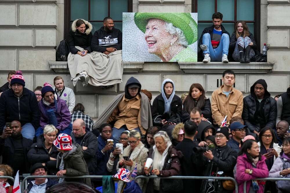 Farewell to the queen: crowds line streets of London and Windsor