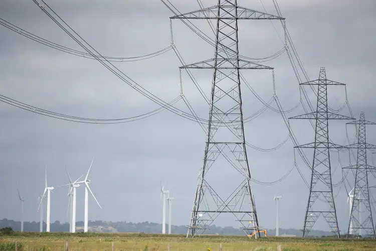 Extreme weather and geopolitics to send UK energy bills up 10%