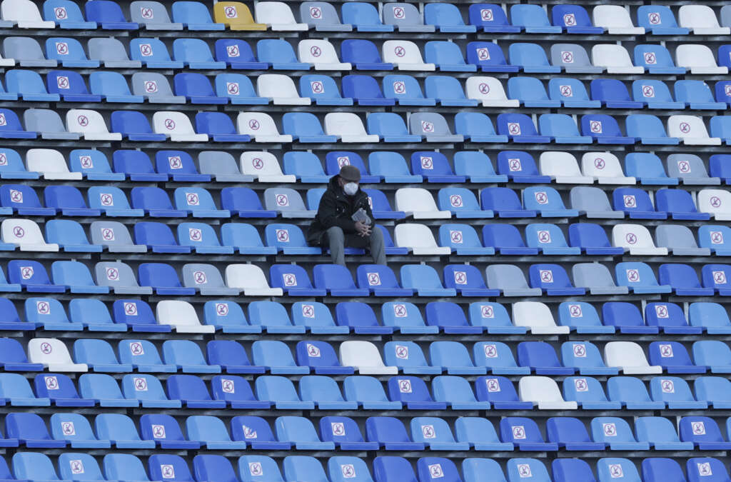 Soccer-European revenues rise 10% in 2020-21 despite COVID