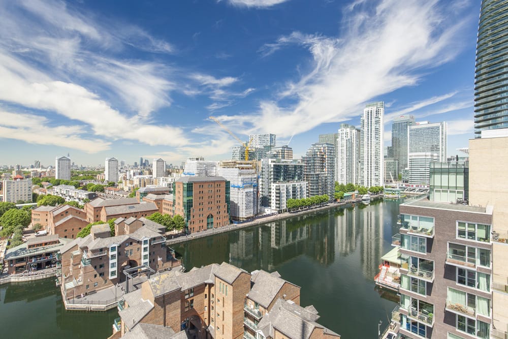 Canary Wharf Embraces Summer Screens
