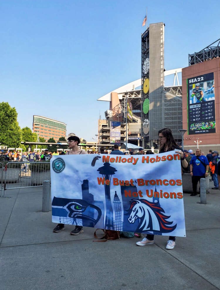 Starbucks projects profit growth from tech, stores, workers spending