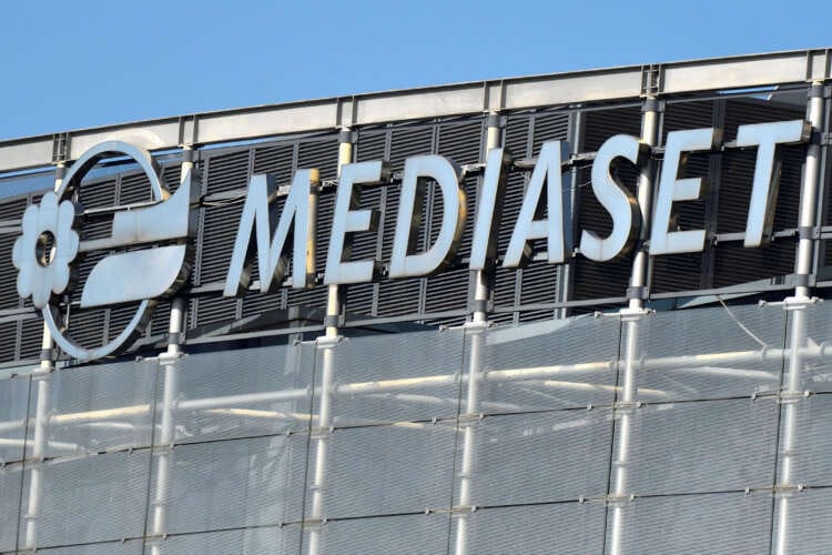 MFE offers to buy 1.05% stake in Mediaset Espana from Vivendi ahead of delisting