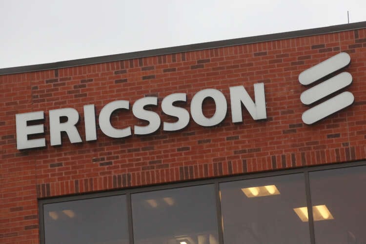 Ericsson’s quarterly operating profit declines, beats expectations
