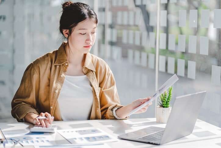 Budgeting: How to create a budget and sticking to a budget