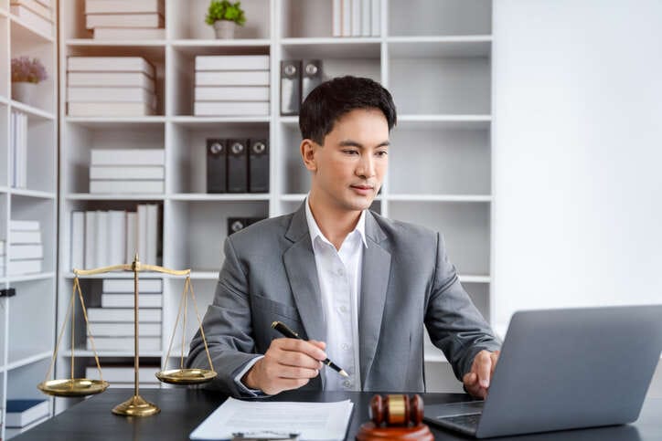 How Employment Lawyers Get More at Settlement