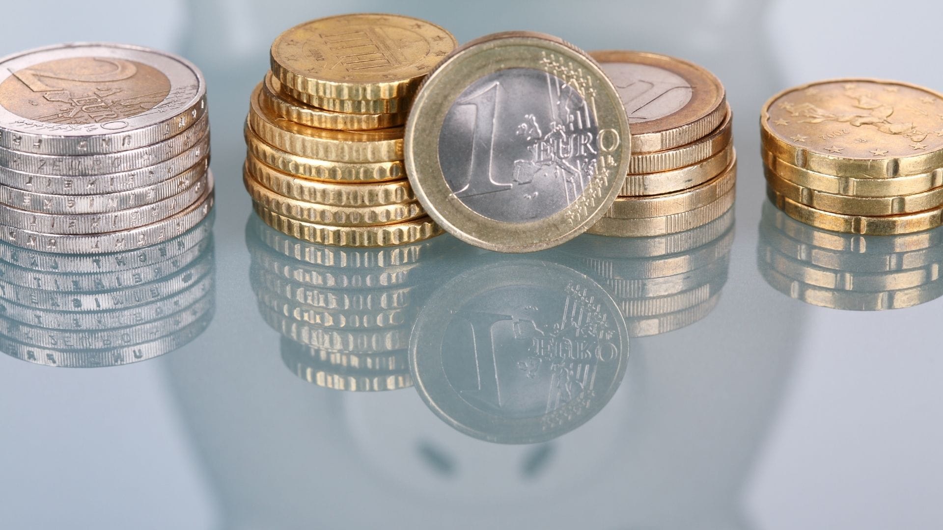 Selling advice: Five expert tips on how to avoid gazundering when selling your home to save you money