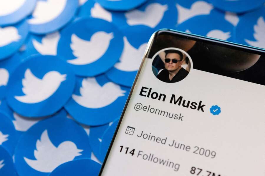 Twitter’s account of deal shows Musk signing without asking for more info