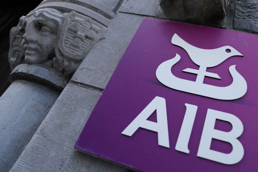 Ireland to sell 8% of its majority stake in AIB in one go