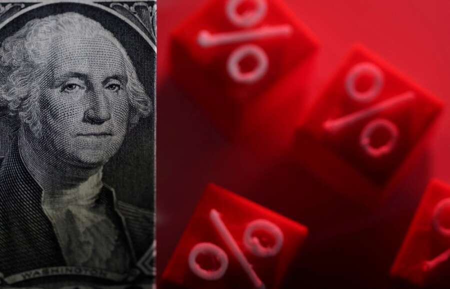 World stocks slip as markets await U.S. midterms outcome