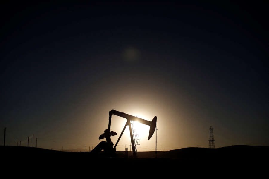 Oil prices settle lower on nagging worries about Chinese demand