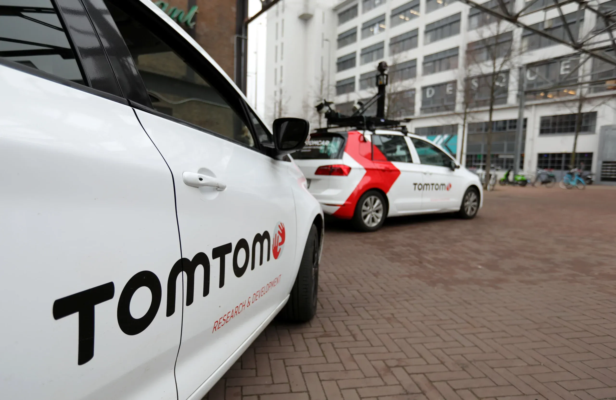 Navigation firm TomTom posts operating loss as auto sales slow