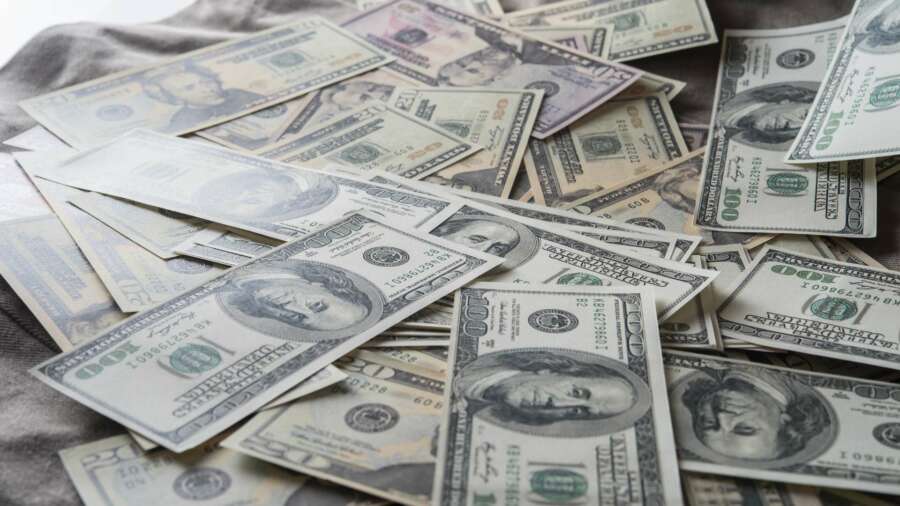 What Are the Requirements and Limitations to Using Money Market Funds?