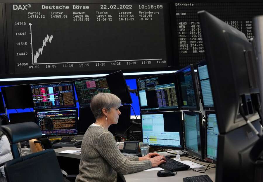 European stocks hit six-week high on hopes for rate hike slowdown