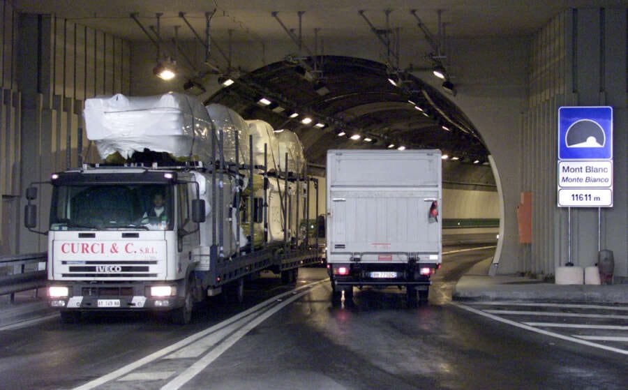 Italy, France agree to postpone closure of Mont Blanc tunnel by a year