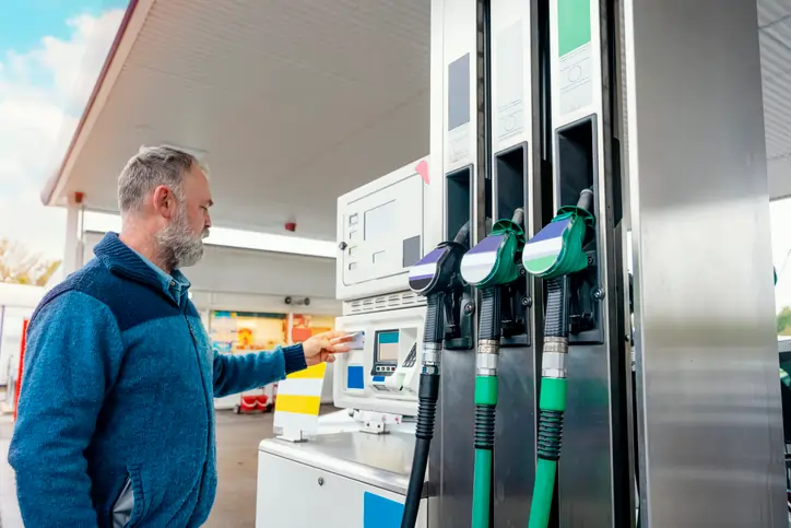How a Fuel Card Can Save Your Company Money