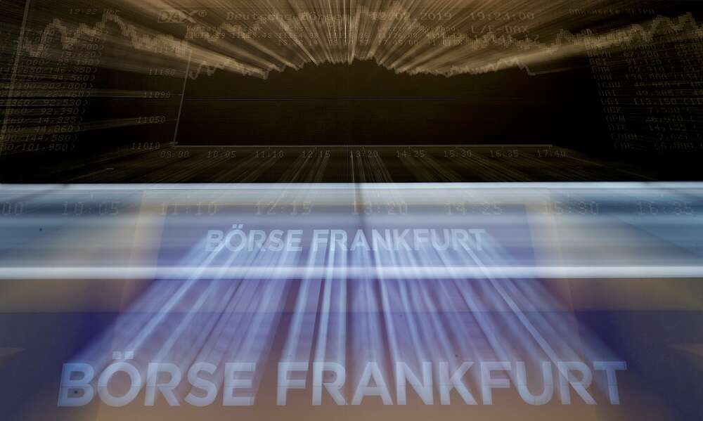 World, U.S. share markets come under pressure as Delta, economic worries mount