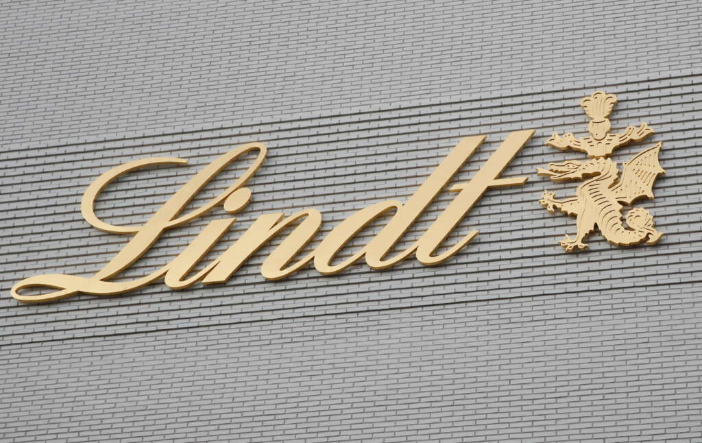 Swiss chocolate makers focus on incomes to end child labour